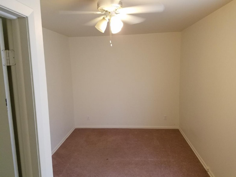 Building Photo - 1907 Messenger Cir