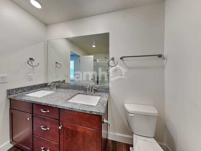 Building Photo - 344 North St