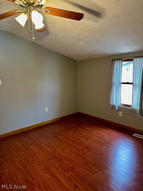 Building Photo - 1059 Jean Ave