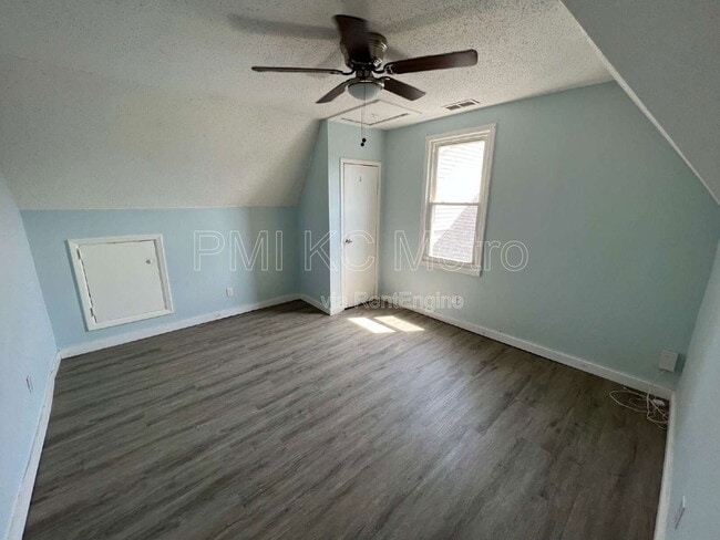 Building Photo - 3416 Anderson Ave