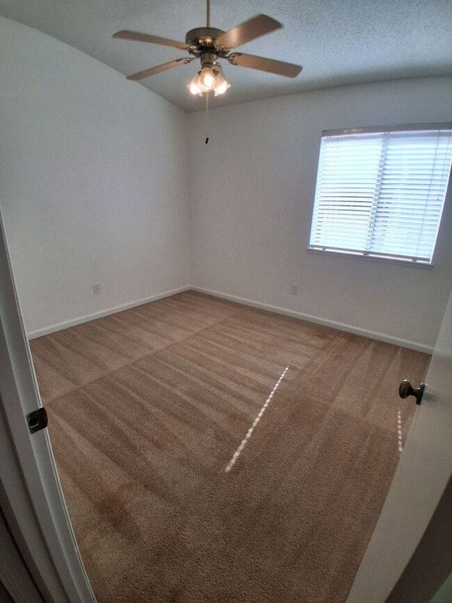 Building Photo - Beautiful Single-Story Home in Pheasant Run – Move-In Ready!