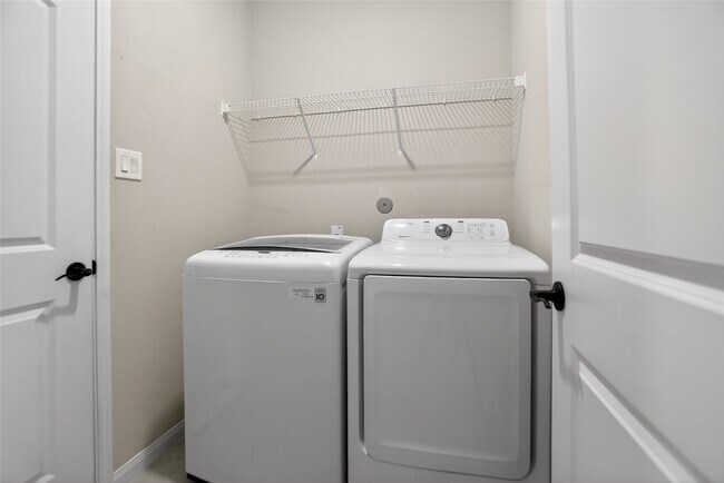 Building Photo - 7712 Boulder Sunstone Ln