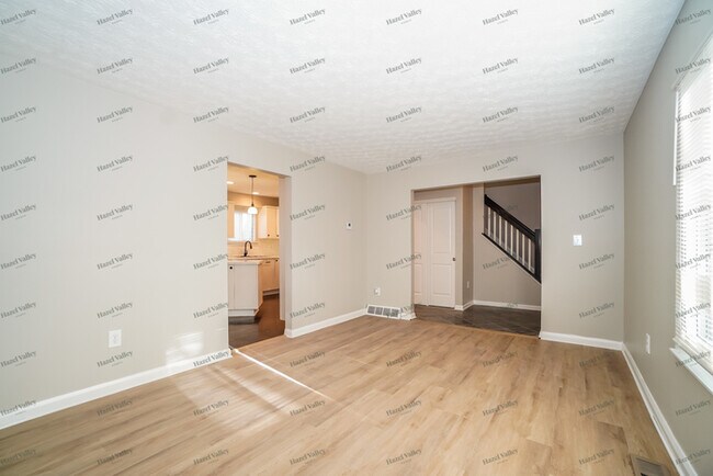 Building Photo - 6330 Fence Row Ln