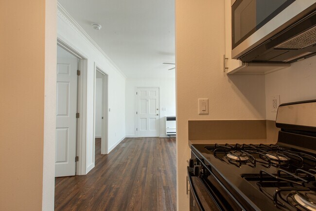 Building Photo - 5421 S Gramercy Pl