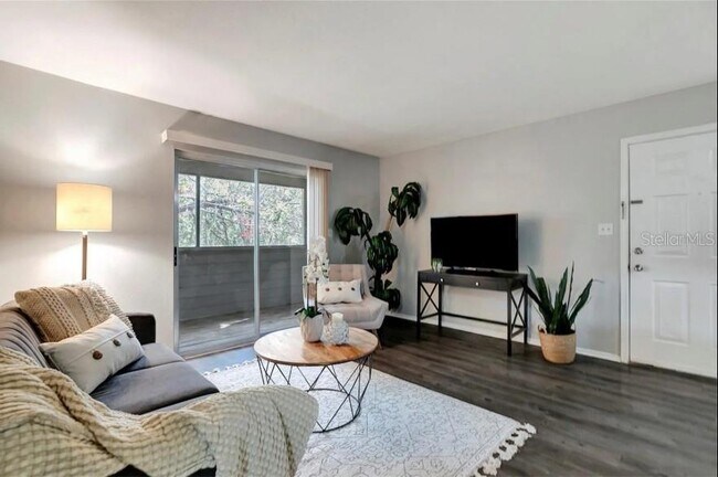 Building Photo - 1400 Gandy Blvd N