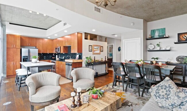 Building Photo - 1700 Bassett St