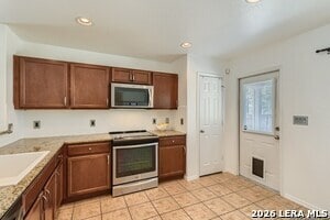 Building Photo - 803 Western Star