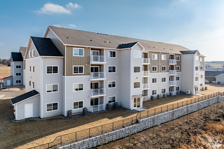 Building Photo - Hidden Valley Stables