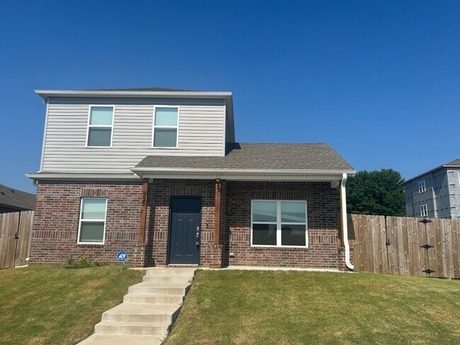Primary Photo - 4 bedroom home in Fayetteville