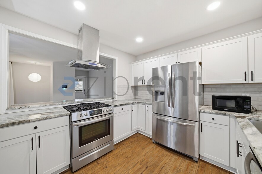 Building Photo - 1788 Broadwell St SW