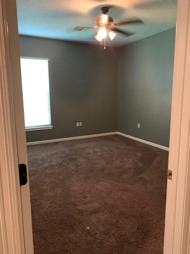 Building Photo - Apartment for lease