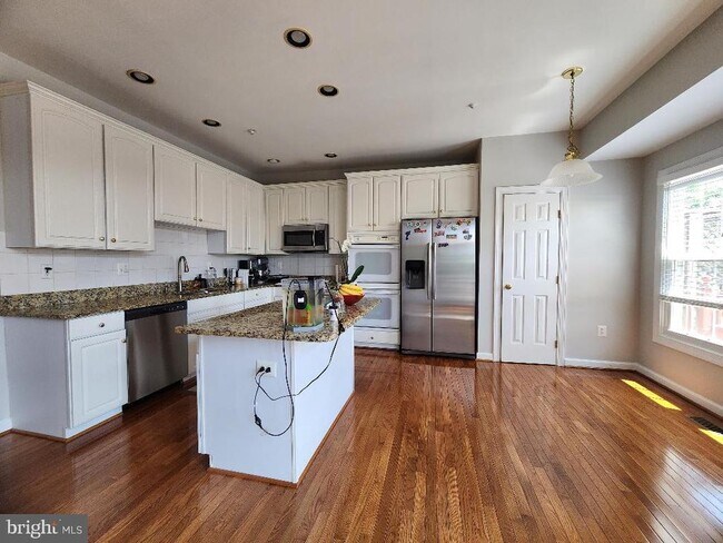 Building Photo - 13561 Flowerfield Dr
