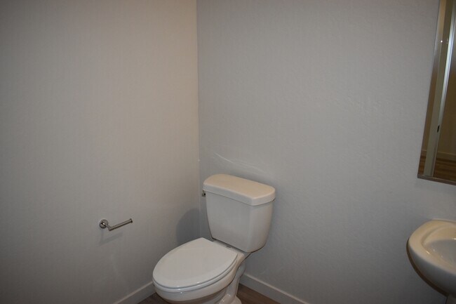 Building Photo - 4624 Athena Dr