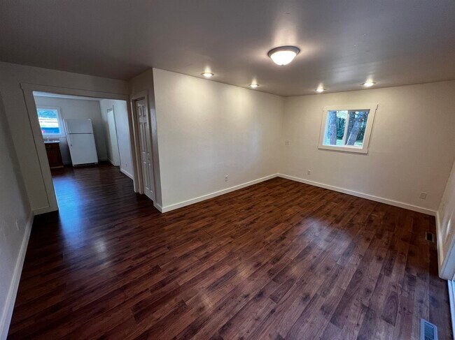 Building Photo - 9197 Cty J-Unit A