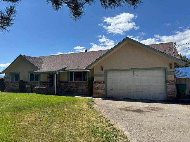 Building Photo - 15797 Fawn Ln