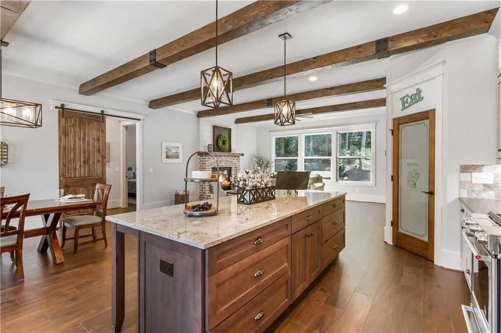 Building Photo - 6 Whisper Pl