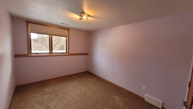 Building Photo - 1200 Duffer Dr