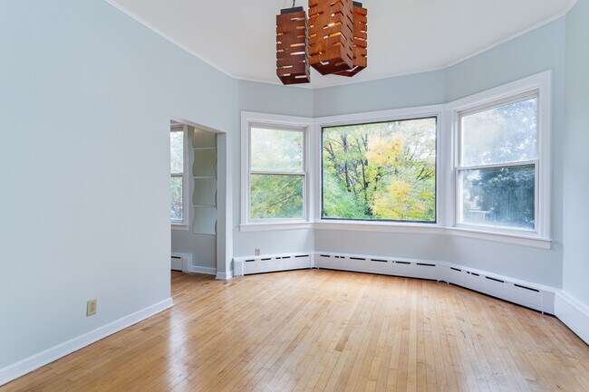 Building Photo - 2650 N Saint Louis Ave