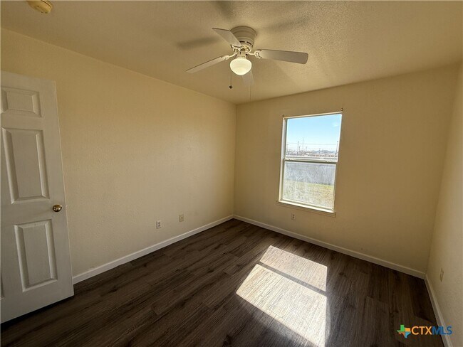 Building Photo - 5708 Greengate Dr