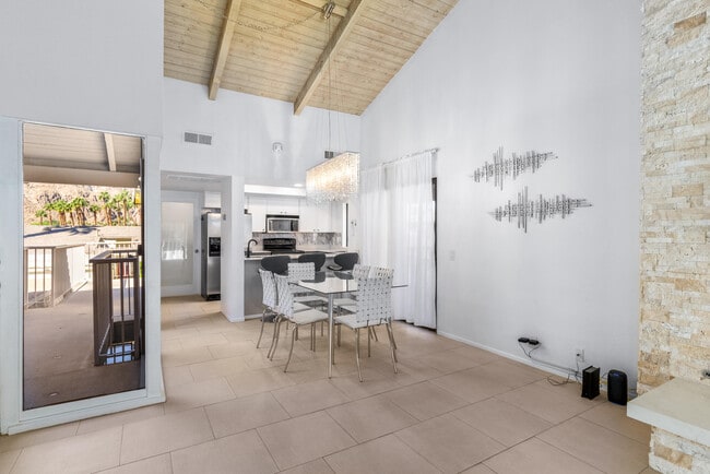 Building Photo - 46642 Arapahoe Cir