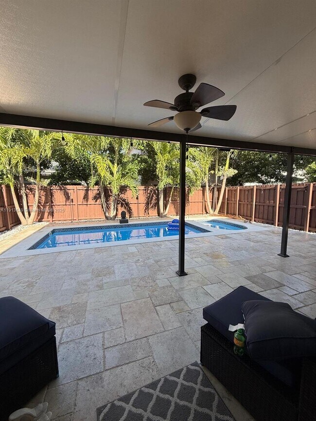 Building Photo - 239 SE 31st Terrace