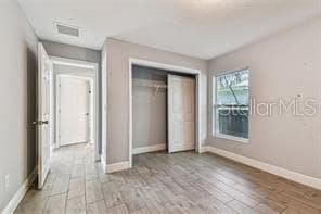 Building Photo - 2205 Quincy St S
