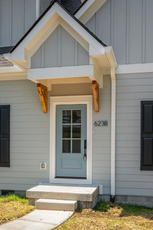 Building Photo - BRAND NEW! Spacious Nashville Home in a Qu...