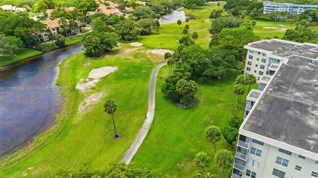 Building Photo - 821 Cypress Blvd