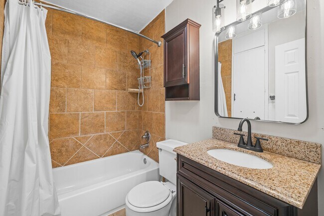 Building Photo - Wonderful 2/1 in Central Lubbock!