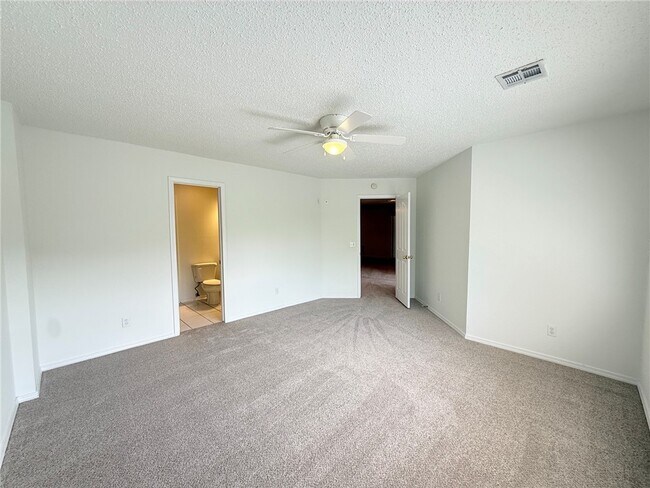 Building Photo - 18033 Broadview Dr
