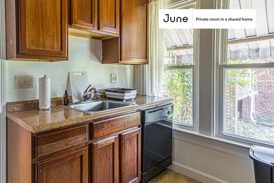 Building Photo - Room in Shared 6 bed/3 bath home in Brookland