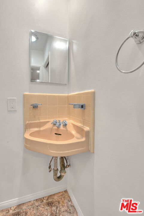 Building Photo - 4509 Don Miguel Dr