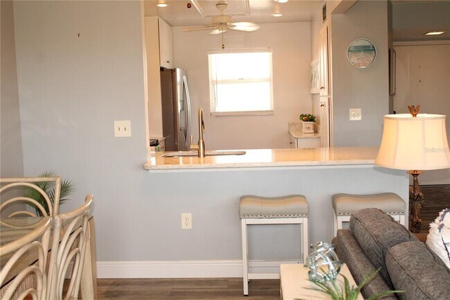 Building Photo - 4240 Ironwood Cir