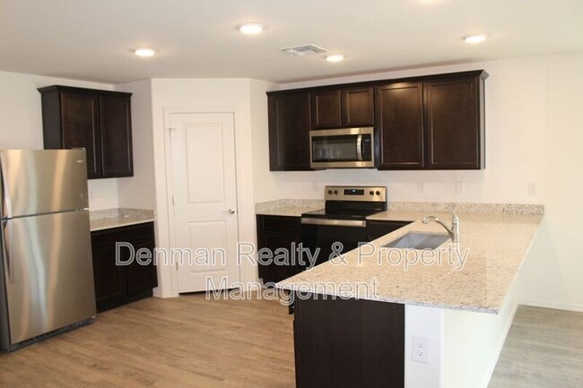 Building Photo - 1552 E Inouye Dr