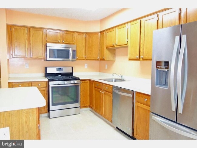 Building Photo - 162 Shrewsbury Ct