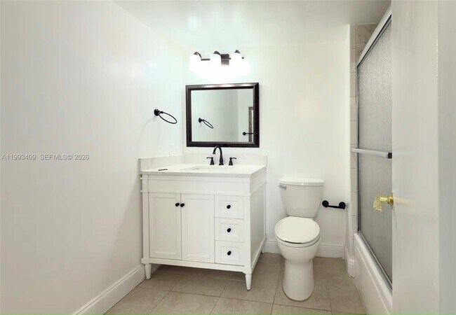 Building Photo - 609 S State Rd 7