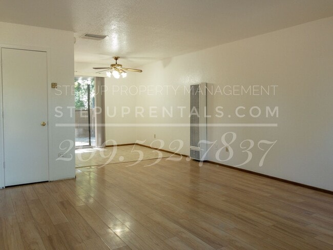 Building Photo - 10469 10th St