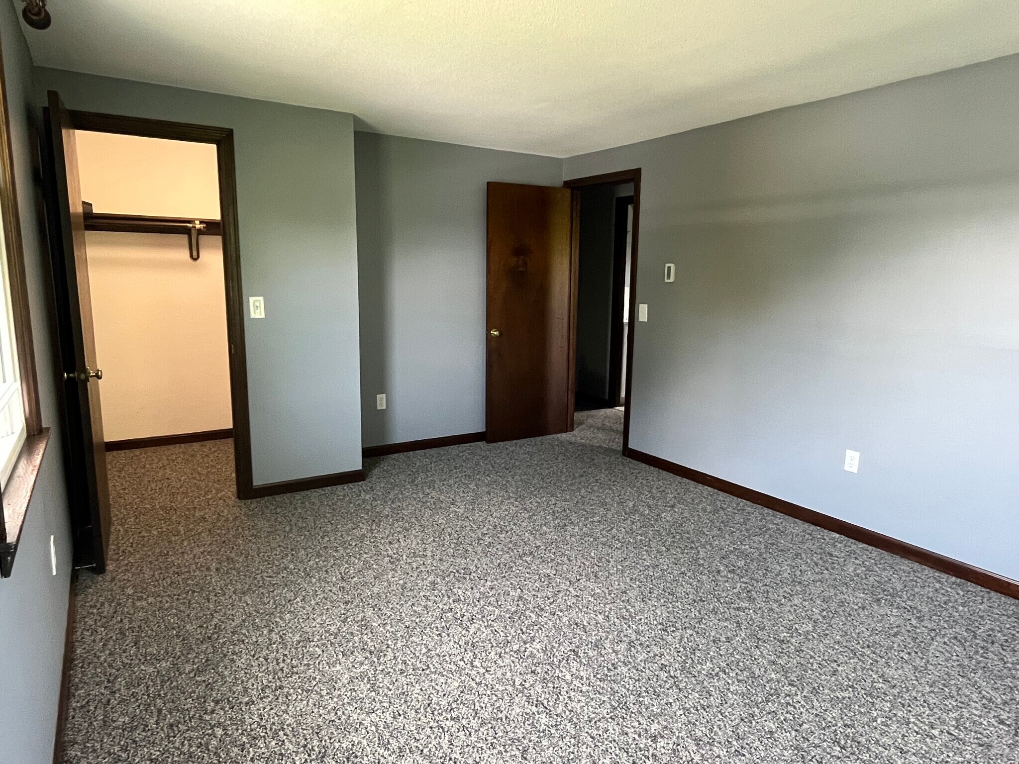 Building Photo - 485 Corey St