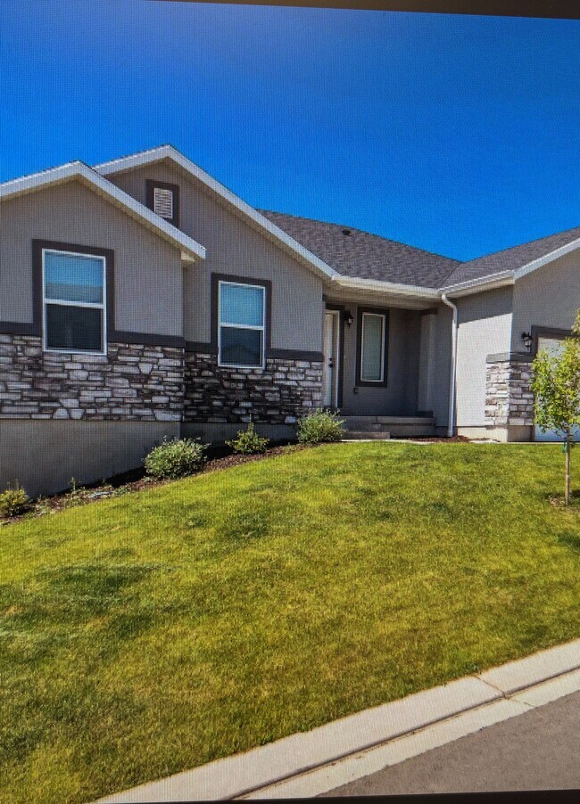 Building Photo - Santaquin Rental House #2