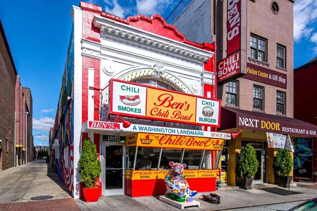 Building Photo - 1330 Wallach Pl NW