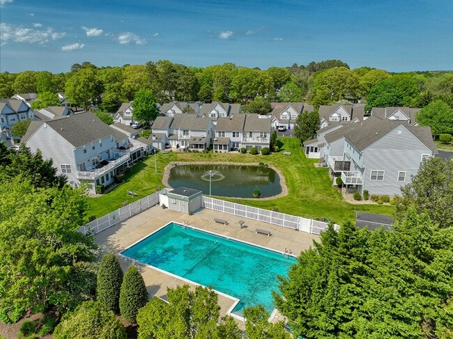 Building Photo - Year-round rental - 4 br 2.5 ba Twin Home in Seabright Village – East of Route 1