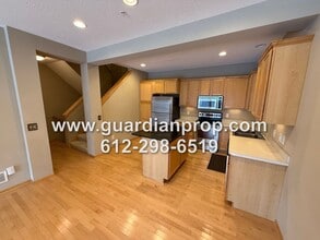 Building Photo - Townhouse in The Lakes of Blaine Available Now, Large Open Floor Plan, Lower Office, Large Balcony