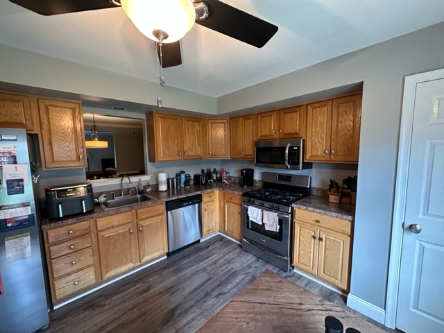 Eat-in kitchen with stainless appliances - 212 Nicole Way