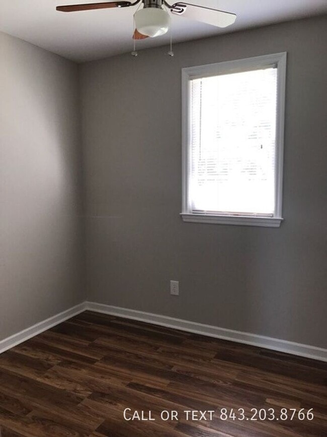 Building Photo - 4927 Lincrest Rd