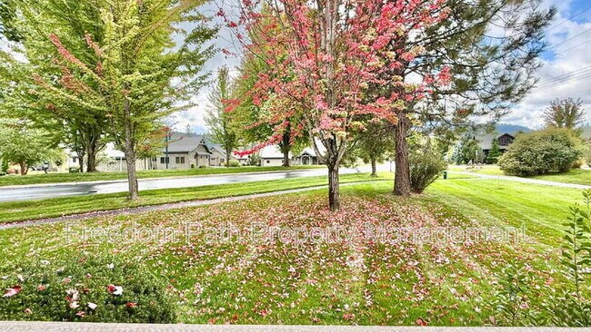 Building Photo - 406 Lundblad Pl