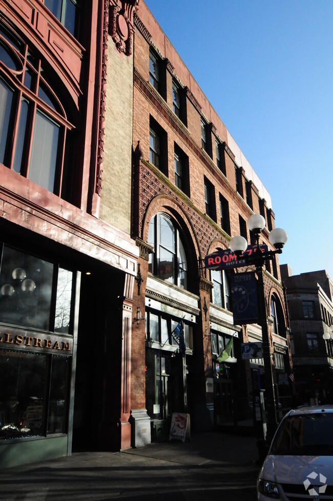 Building Photo - 114 1st Ave S