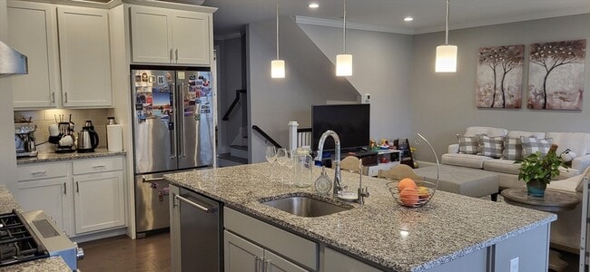 Building Photo - 299 Lexington St