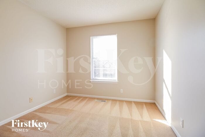 Building Photo - 11031 N McKinley Ave