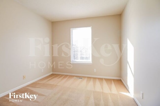 Building Photo - 11031 N McKinley Ave