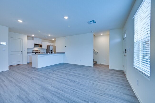 Building Photo - Brand New Townhouse!!! All Appliances incl...
